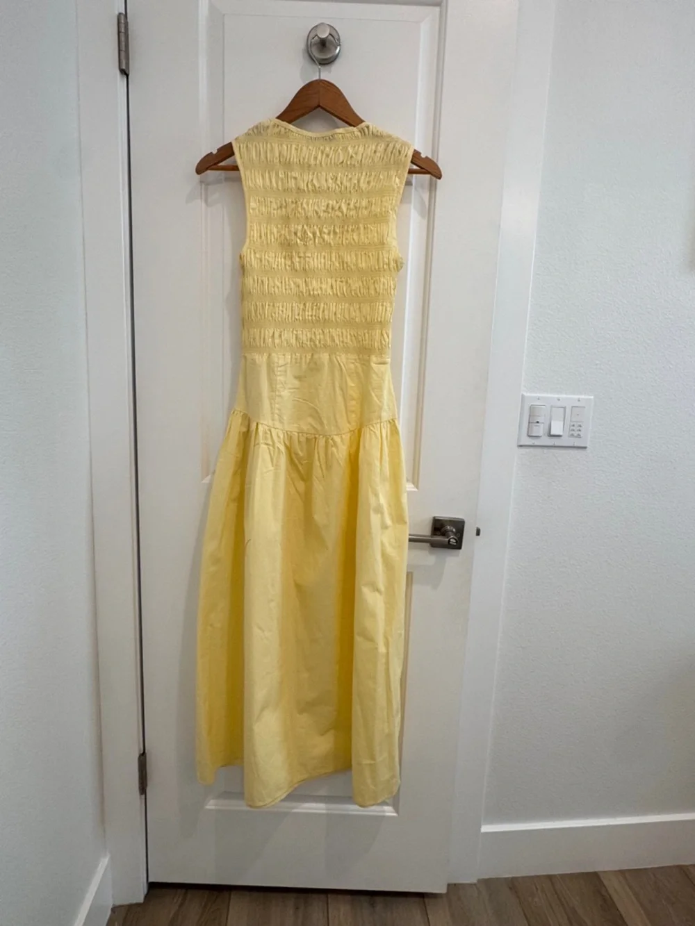 TOPSHOP SHIRRED BUST DROPPED WAIST MIDI POPLIN
DRESS IN BUTTERMILK US Sz 2 - Picture 12 of 12